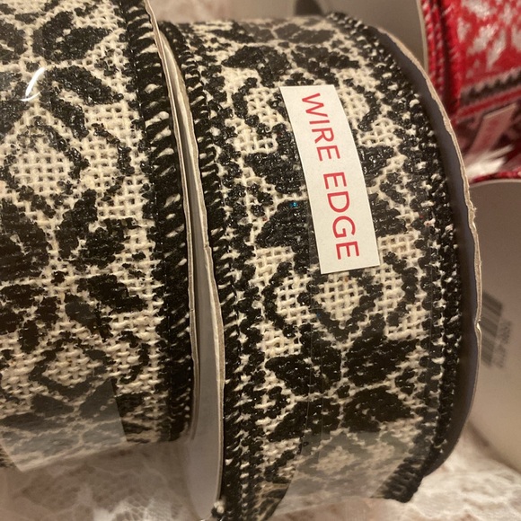 $15🎄Holiday Ribbonns🎄 - Picture 6 of 13